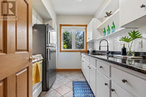 150 Seymour, Lakeshore, ON - Indoor Photo Showing Kitchen