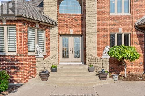 150 Seymour, Lakeshore, ON - Outdoor With Facade