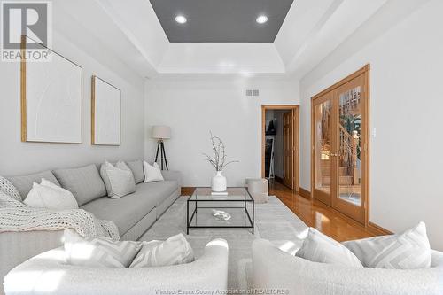 150 Seymour, Lakeshore, ON - Indoor Photo Showing Living Room