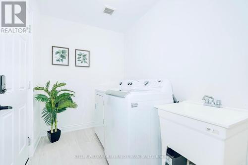 1358 Blackmore Street, Innisfil, ON - Indoor Photo Showing Laundry Room