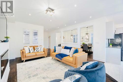 1358 Blackmore Street, Innisfil, ON - Indoor Photo Showing Living Room