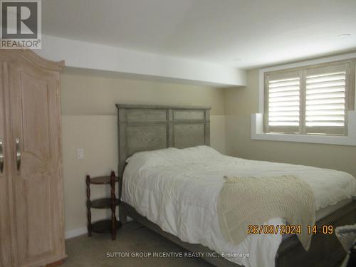 1189 Sunnidale Road, Springwater, ON - Indoor Photo Showing Bedroom