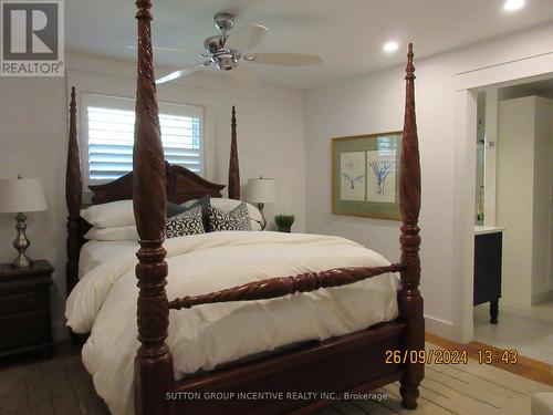 1189 Sunnidale Road, Springwater, ON - Indoor Photo Showing Bedroom