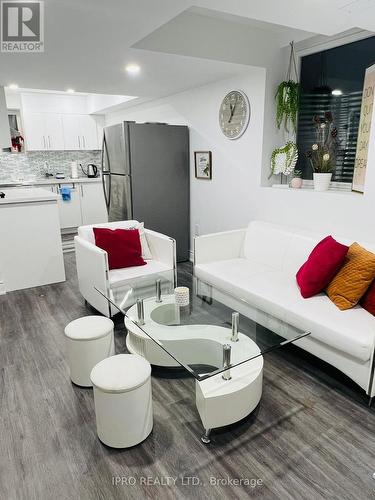 46 Boathouse Road, Brampton, ON - Indoor Photo Showing Living Room