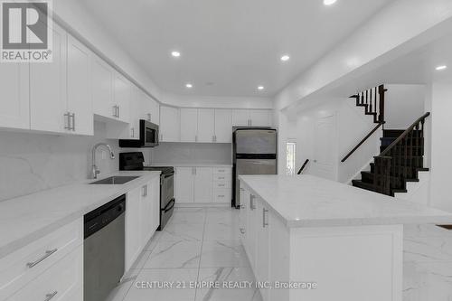 34 Florette Place, Brampton, ON - Indoor Photo Showing Kitchen