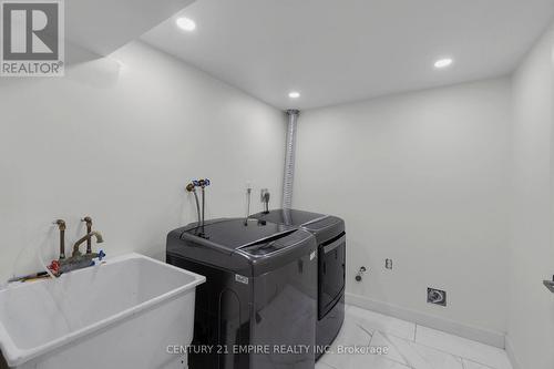 34 Florette Place, Brampton, ON - Indoor Photo Showing Laundry Room