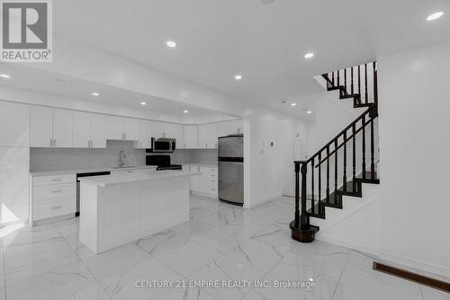 34 Florette Place, Brampton, ON - Indoor Photo Showing Kitchen