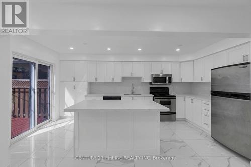 34 Florette Place, Brampton, ON - Indoor Photo Showing Kitchen