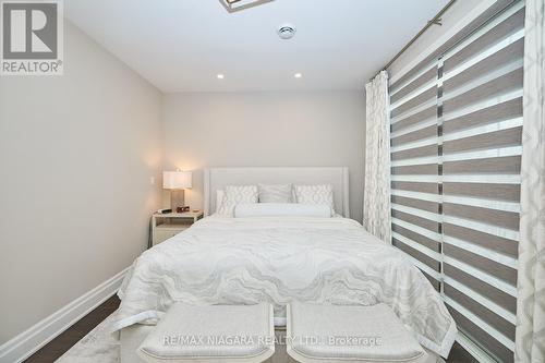 50 Aberdeen Lane S, Niagara-On-The-Lake, ON - Indoor Photo Showing Bedroom