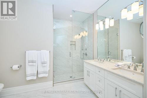 50 Aberdeen Lane S, Niagara-On-The-Lake, ON - Indoor Photo Showing Bathroom