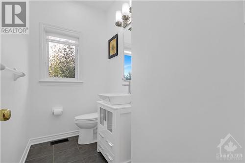 145 Baroness Drive, Ottawa, ON - Indoor Photo Showing Bathroom