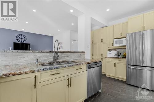 145 Baroness Drive, Ottawa, ON - Indoor Photo Showing Kitchen With Upgraded Kitchen