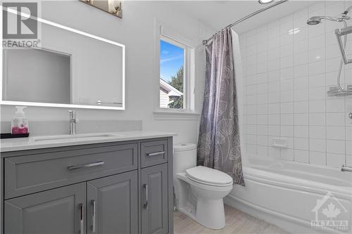 145 Baroness Drive, Ottawa, ON - Indoor Photo Showing Living Room