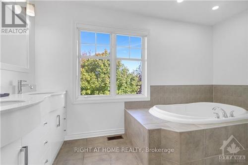 145 Baroness Drive, Ottawa, ON - Indoor Photo Showing Bathroom