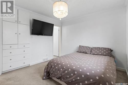 102 Adilman Drive, Saskatoon, SK - Indoor Photo Showing Bedroom