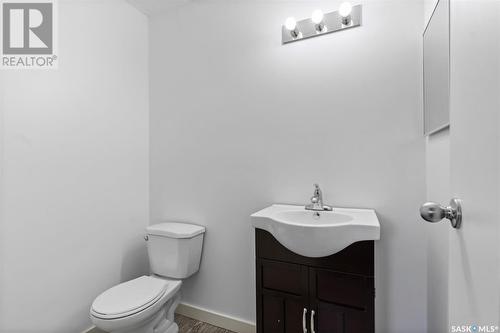 102 Adilman Drive, Saskatoon, SK - Indoor Photo Showing Bathroom