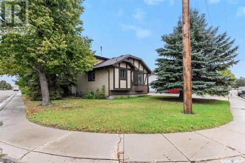 102 Adilman Drive, Saskatoon, SK - Outdoor