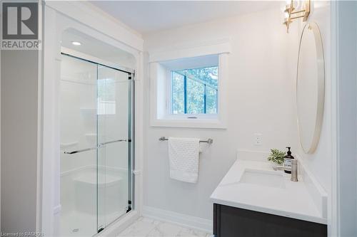 60 Ottawa Avenue, Southampton, ON - Indoor Photo Showing Bathroom