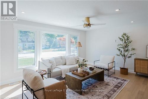 60 Ottawa Avenue, Saugeen Shores, ON - Indoor Photo Showing Living Room