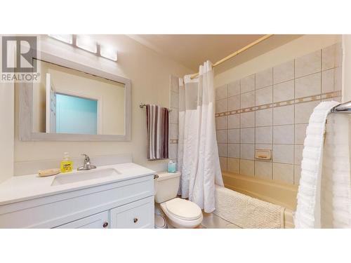 3920 Kahn  Road, Cranbrook, BC - Indoor Photo Showing Bathroom