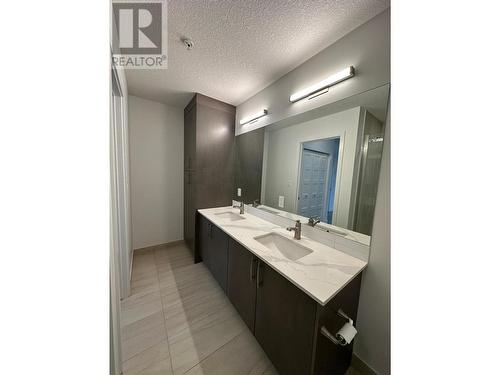 410 5Th  Avenue Unit# 2202, Golden, BC - Indoor Photo Showing Bathroom