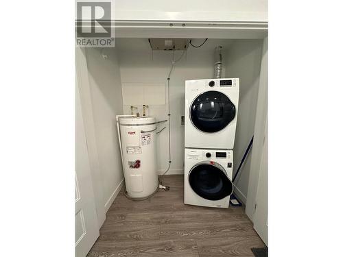 410 5Th  Avenue Unit# 2202, Golden, BC - Indoor Photo Showing Laundry Room