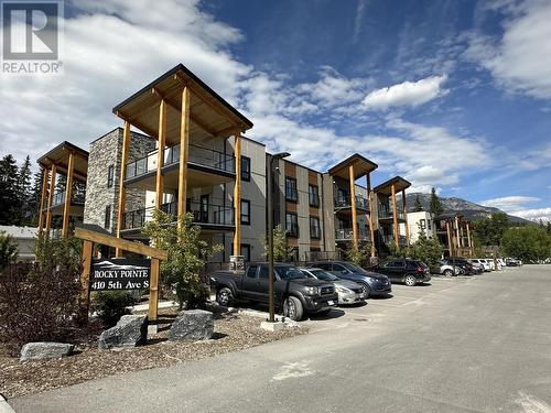 410 5Th  Avenue Unit# 2202, Golden, BC - Outdoor With Balcony With Facade