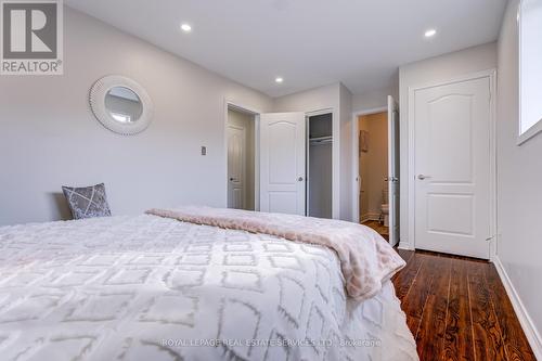 35 Pauline Crescent, Brampton, ON - Indoor Photo Showing Bedroom