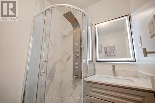 35 Pauline Crescent, Brampton, ON - Indoor Photo Showing Bathroom