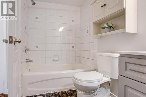 35 Pauline Crescent, Brampton, ON - Indoor Photo Showing Bathroom