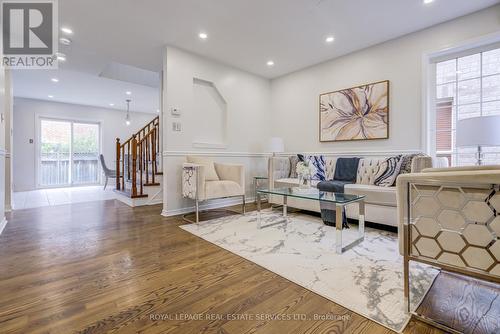 35 Pauline Crescent, Brampton, ON - Indoor Photo Showing Living Room