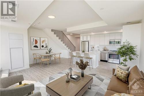 1050 Bank Street Unit#502, Ottawa, ON - Indoor Photo Showing Living Room