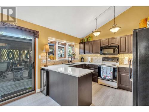 2463 Irvine Ave, Merritt, BC - Indoor Photo Showing Kitchen