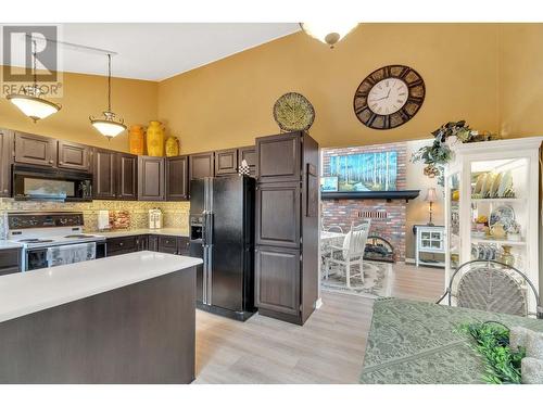 2463 Irvine Ave, Merritt, BC - Indoor Photo Showing Kitchen