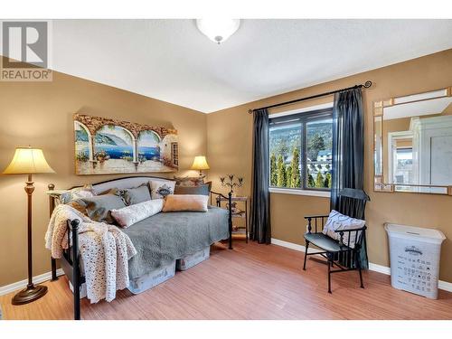 2463 Irvine Ave, Merritt, BC - Indoor Photo Showing Bedroom