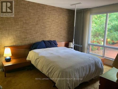 70 Richmond Street, Richmond Hill, ON - Indoor Photo Showing Bedroom