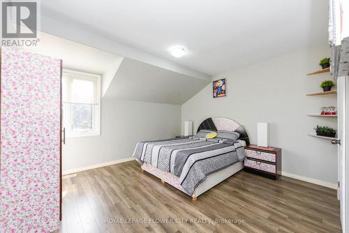 52 Courtleigh Square, Brampton, ON - Indoor Photo Showing Bedroom