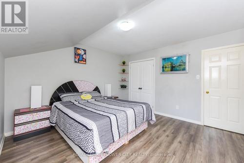 52 Courtleigh Square, Brampton, ON - Indoor Photo Showing Bedroom