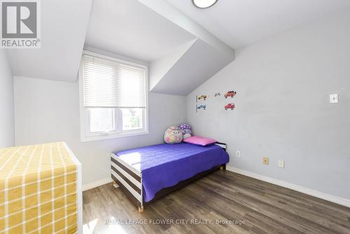 52 Courtleigh Square, Brampton, ON - Indoor Photo Showing Bedroom