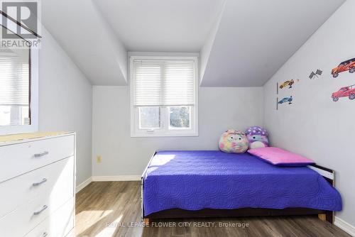 52 Courtleigh Square, Brampton, ON - Indoor Photo Showing Bedroom