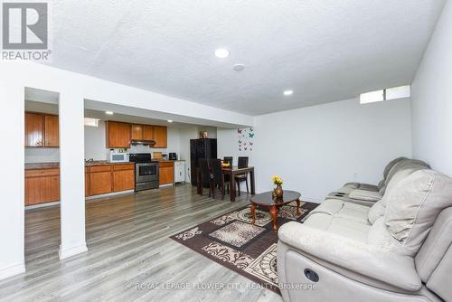 52 Courtleigh Square, Brampton, ON - Indoor Photo Showing Living Room