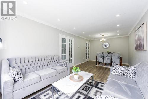 52 Courtleigh Square, Brampton, ON - Indoor Photo Showing Living Room