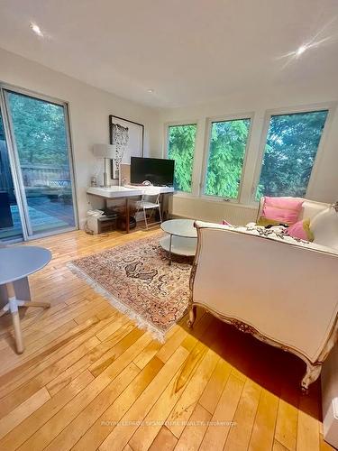 Upper-220 Rose Park Dr, Toronto, ON - Indoor Photo Showing Living Room