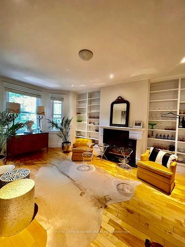 Upper-220 Rose Park Dr, Toronto, ON - Indoor Photo Showing Living Room