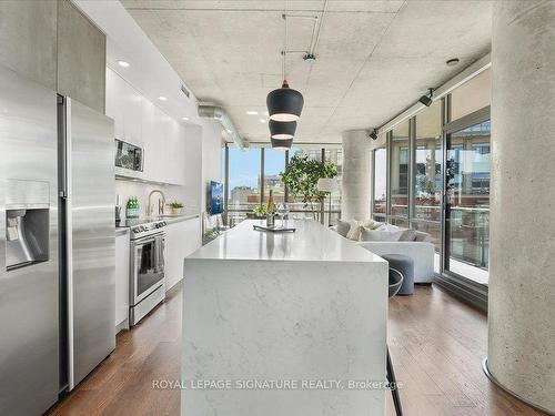 706-33 Mill St, Toronto, ON - Indoor Photo Showing Kitchen With Upgraded Kitchen