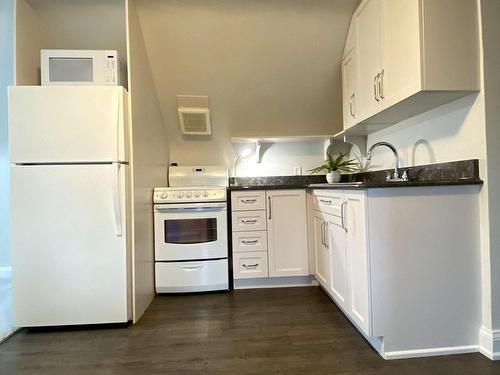 14 Flempton Cres, Toronto, ON - Indoor Photo Showing Kitchen