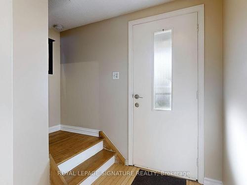 357 Taylor Mills Dr N, Richmond Hill, ON - Indoor Photo Showing Other Room