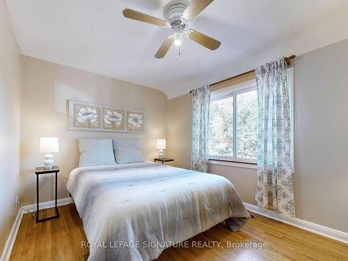 357 Taylor Mills Dr N, Richmond Hill, ON - Indoor Photo Showing Bedroom