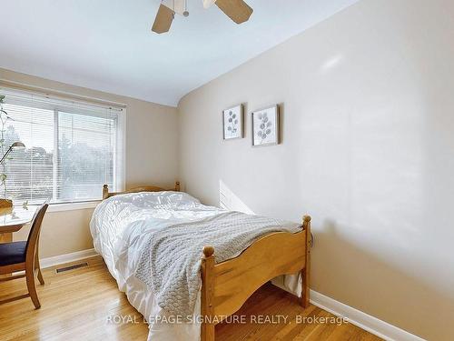 357 Taylor Mills Dr N, Richmond Hill, ON - Indoor Photo Showing Bedroom