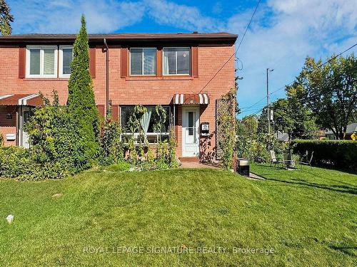 357 Taylor Mills Dr N, Richmond Hill, ON - Outdoor